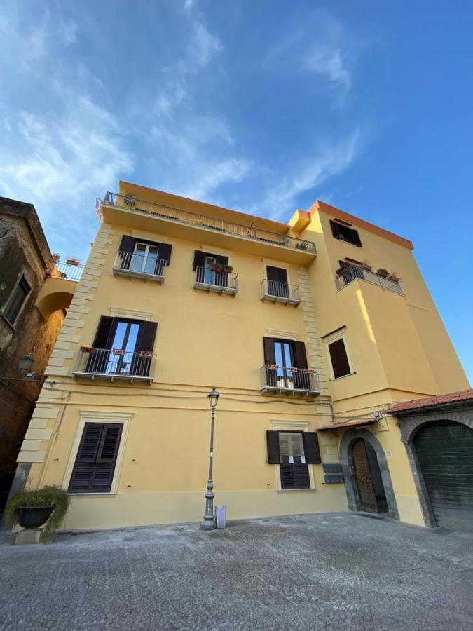 Vesuvio House Appartamento Indipendente E Centrale Sant'Agnello Bagian luar foto