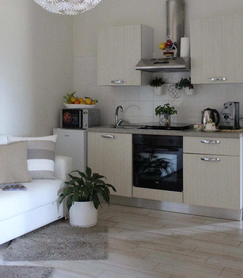 Vesuvio House Appartamento Indipendente E Centrale Sant'Agnello Bagian luar foto